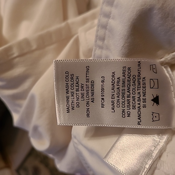 Shorts - Picture 3 of 8